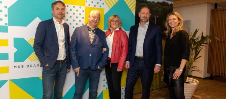 Schoonmaken Is Een Vak (SIEV) is sinds 21 maart 2012 dé mkb-branchevereniging voor ondernemers in de schoonmaakbranche